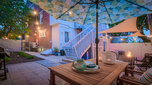 Gorgeous apt, pets, hot tub & fire pit, walk --> DT Frederick