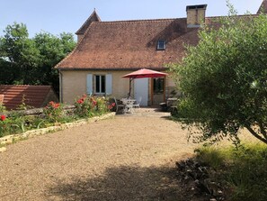 Exterior - Périgord noir, 10-12 people, renovation by architect and private pool! (Bouzic)