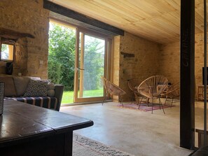 TV, fireplace, video games, DVD player