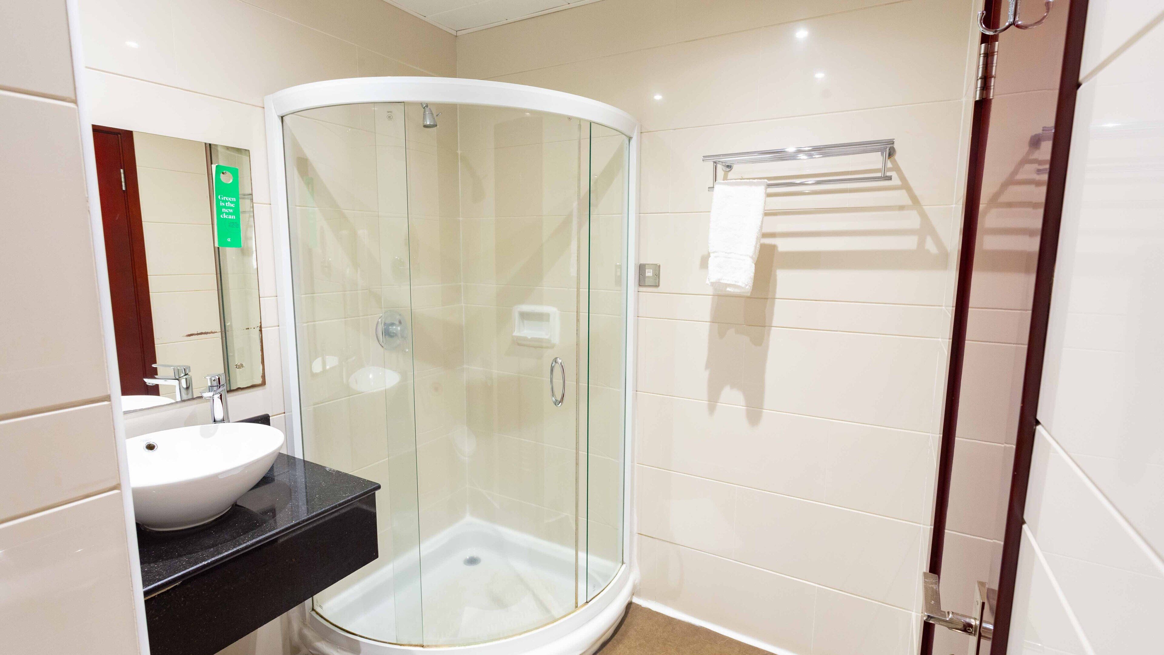 shower, rainfall showerhead, free toiletries, hair dryer