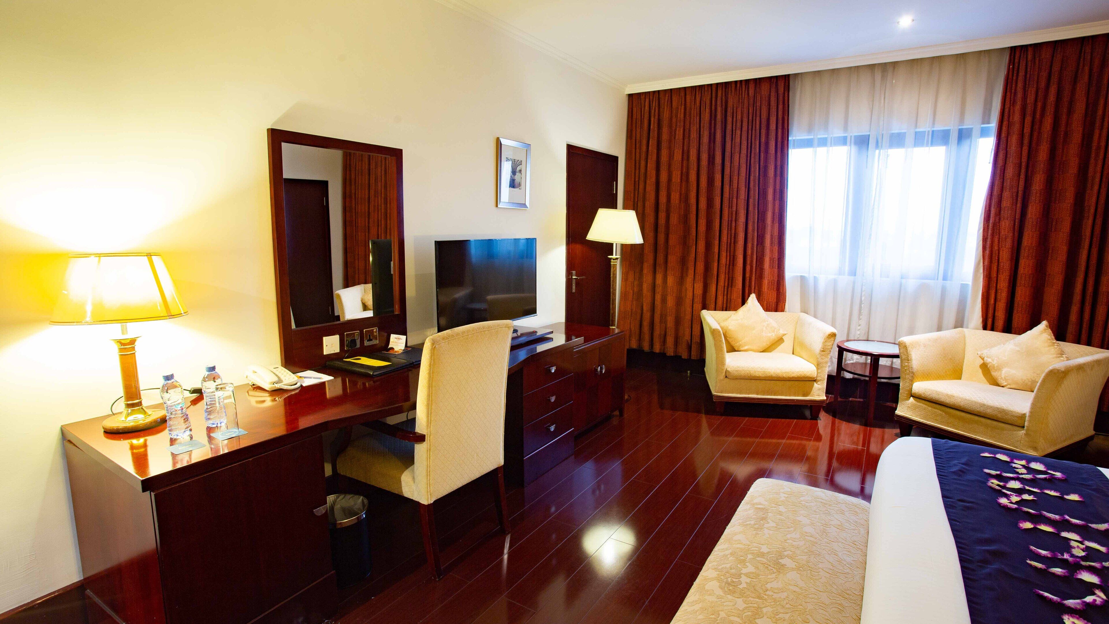 executive room | desk, free wifi, bed sheets