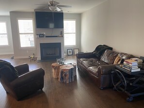 Living area - Brand new home in Traditions of Braselton (Jefferson)