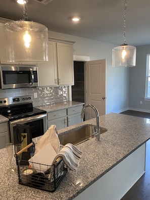 Private kitchen - Brand new home in Traditions of Braselton (Jefferson)