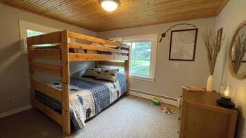 3 Schlafzimmer, Schreibtisch, kostenloses WLAN, Bettwäsche