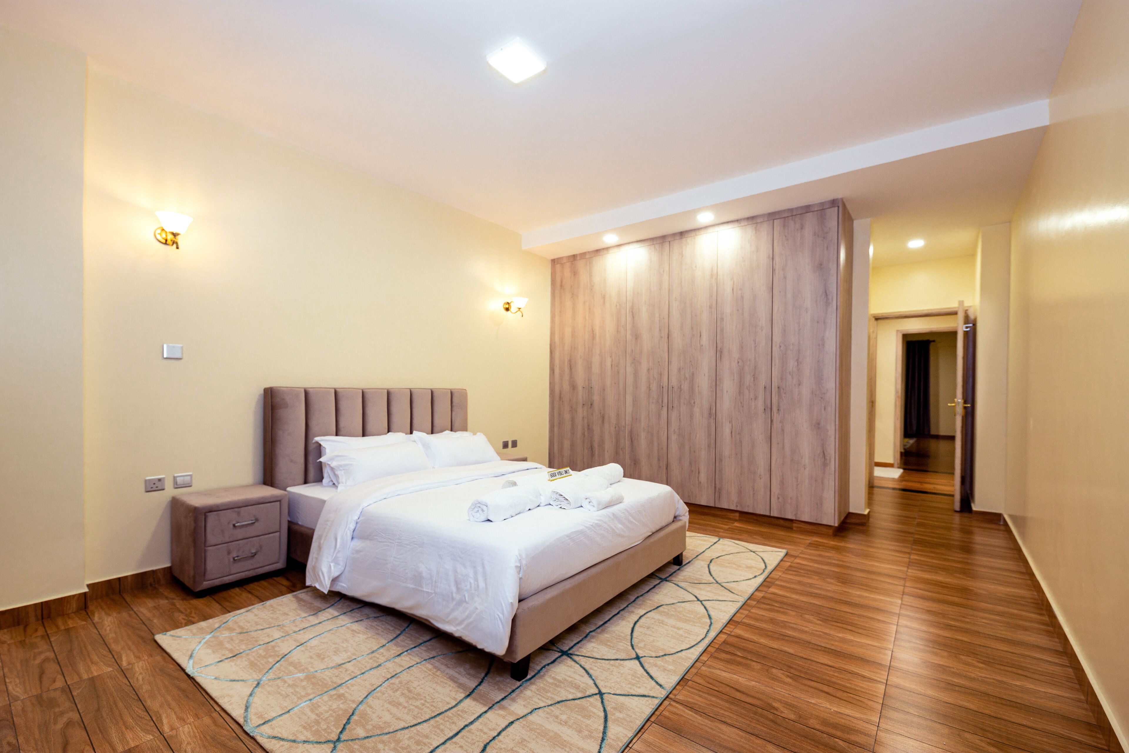 2 habitaciones, tabla de planchar con plancha y wifi gratis 