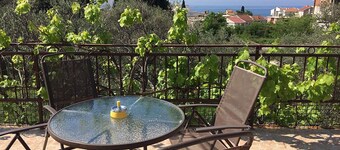 Apartments with a big terrace & swimming pool - 5 min to the beach