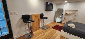 1 habitación, escritorio, wifi gratis y ropa de cama 