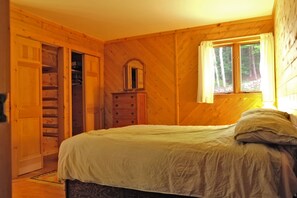 4 camere, una scrivania, ferro/asse da stiro, Wi-Fi