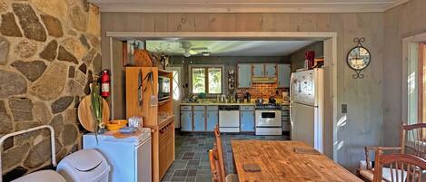 冰箱、微波炉、烤箱、炉灶