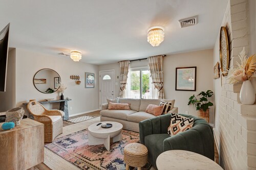 QuietRetreat: Beautifully renovated 3BR in CMCH