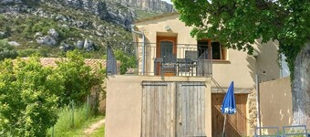 Gßte de charme situé à 300m du village pittoresque de Rougon