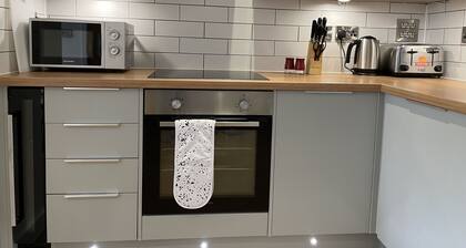 Modern & Comfortable 2BR Apartment