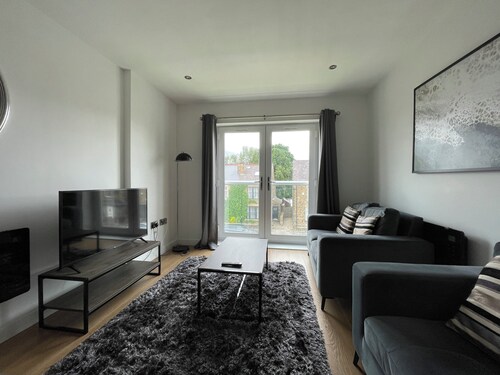 Modern & Comfortable 2BR Apartment