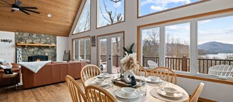 Dream Chaser Chalet at Nantahala Lake- Kayak/Dock/Firepit/Game Room/Movie Room