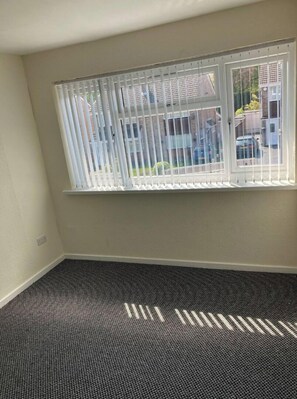 3 多间卧室、熨斗/熨衣板、免费 WiFi、床单