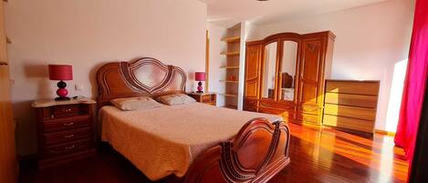 3 bedrooms, Internet