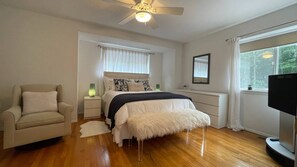 4 bedrooms, desk, free WiFi, bed sheets