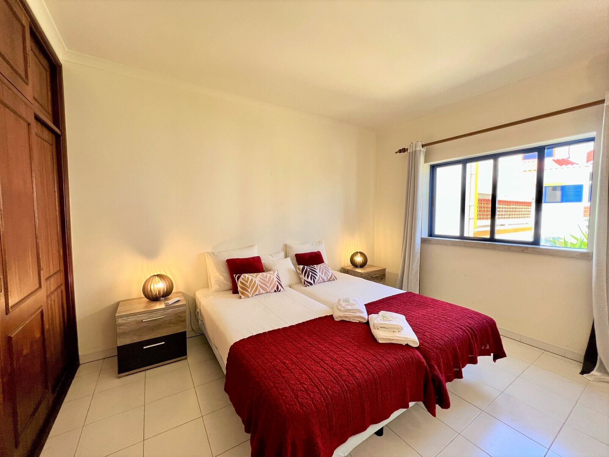 Iron/ironing board, free WiFi, bed sheets