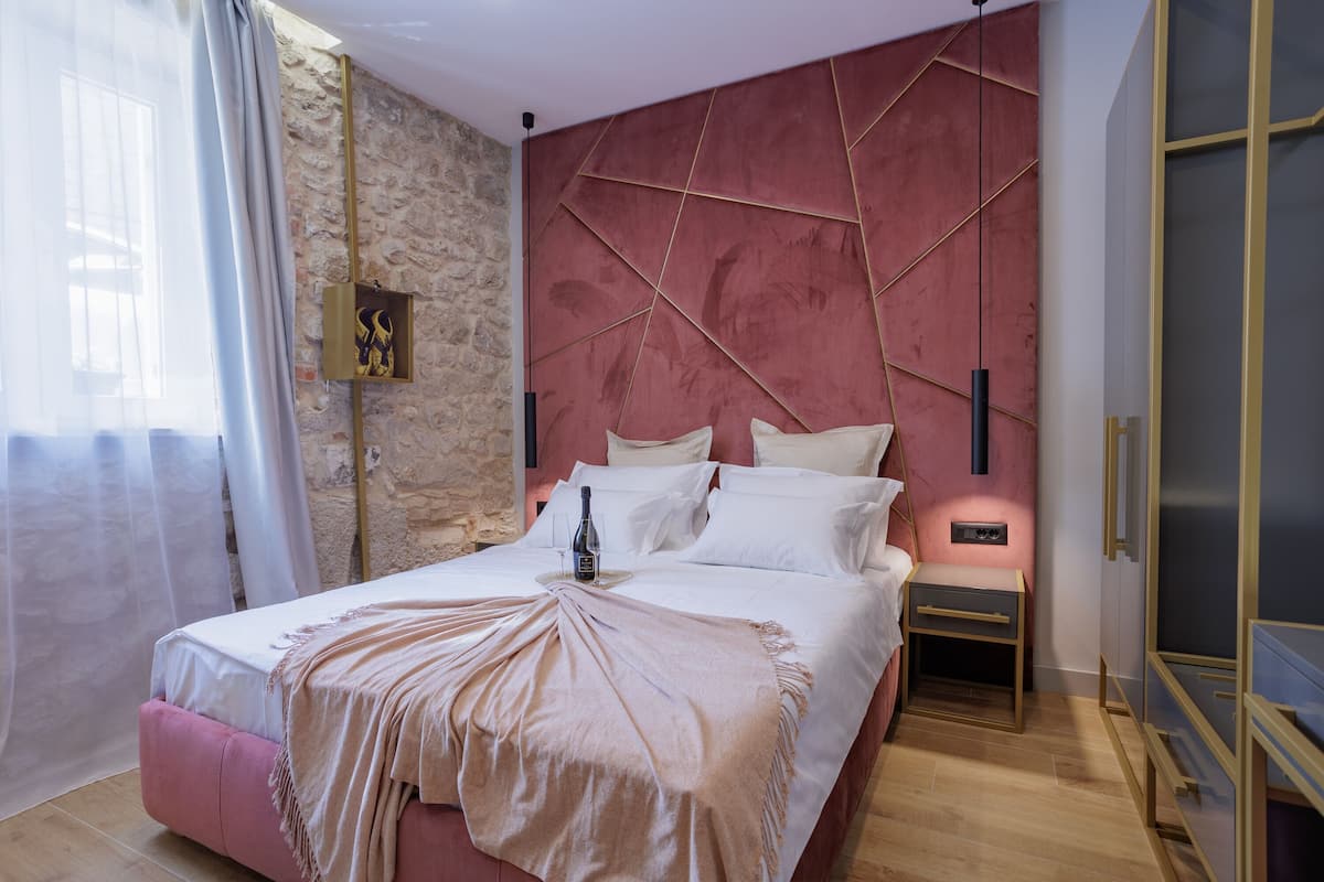 Deluxe Double Room | Premium bedding, down comforters, pillowtop beds, minibar