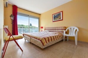 2 bedrooms, iron/ironing board, WiFi, bed sheets - Apartment Near Beach With Sea View  2 Terraces! (Cannes)