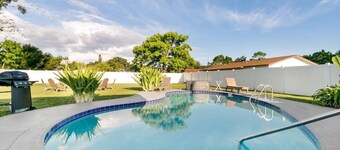 Green Vacation Home. Heated Pool+Spa