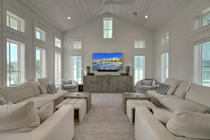 Interior - Rest Ashored 204 RO (Port Aransas)