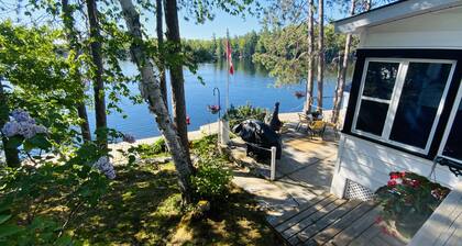 Beautiful Cottage for Rent: With sauna steps away from the lake only $3,000/week