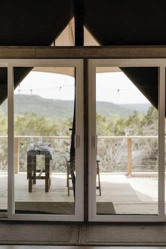 Stunning Mountain View Safari Tent Glamping near AUSTIN / SAN ANTONIO