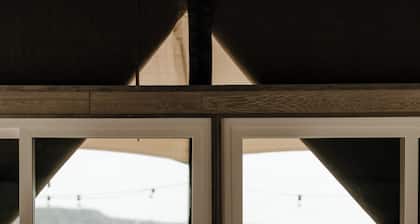 Stunning Mountain View Safari Tent Glamping near AUSTIN / SAN ANTONIO