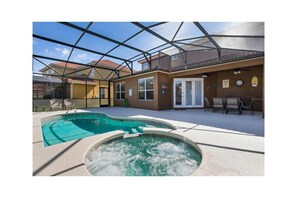 Piscine extérieure, piscine chauffée