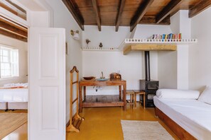 Family Room | WiFi (free), bed sheets - Casa Galricho (Murtosa)