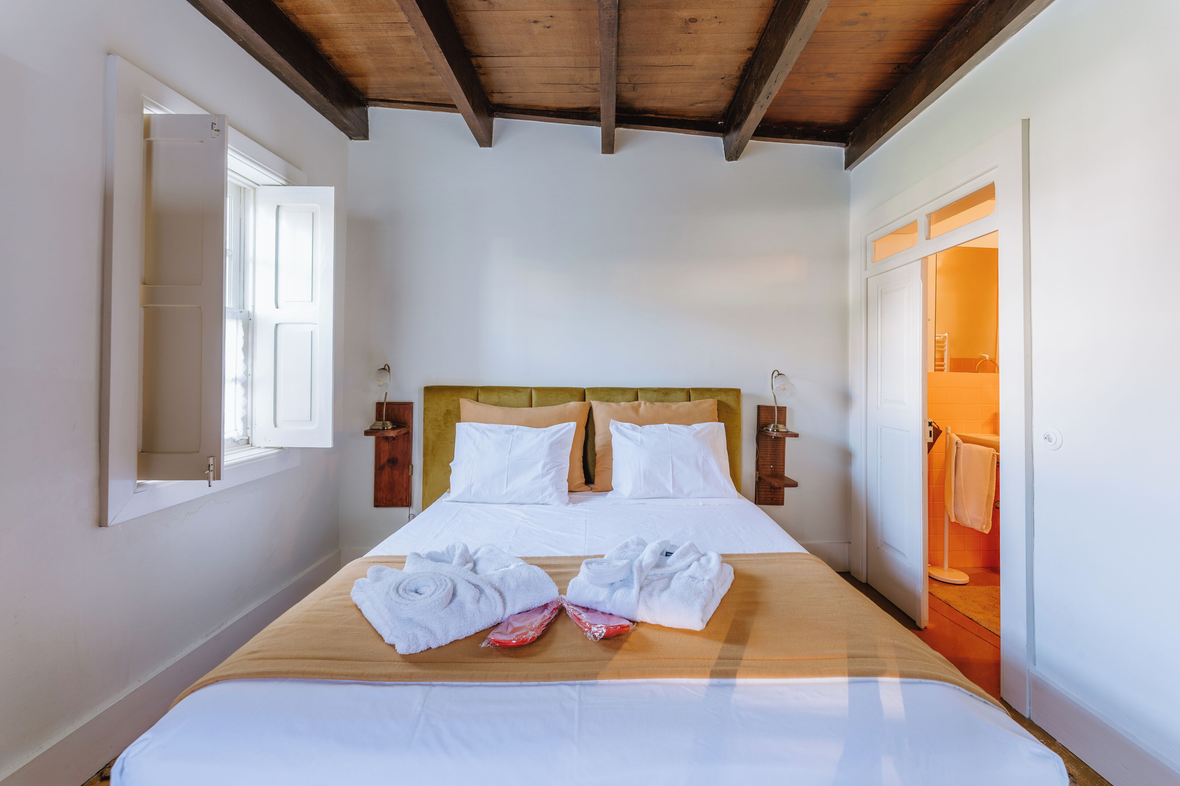 Family Room | Free WiFi, bed sheets
