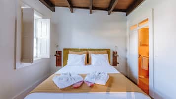 Family Room | Free WiFi, bed sheets