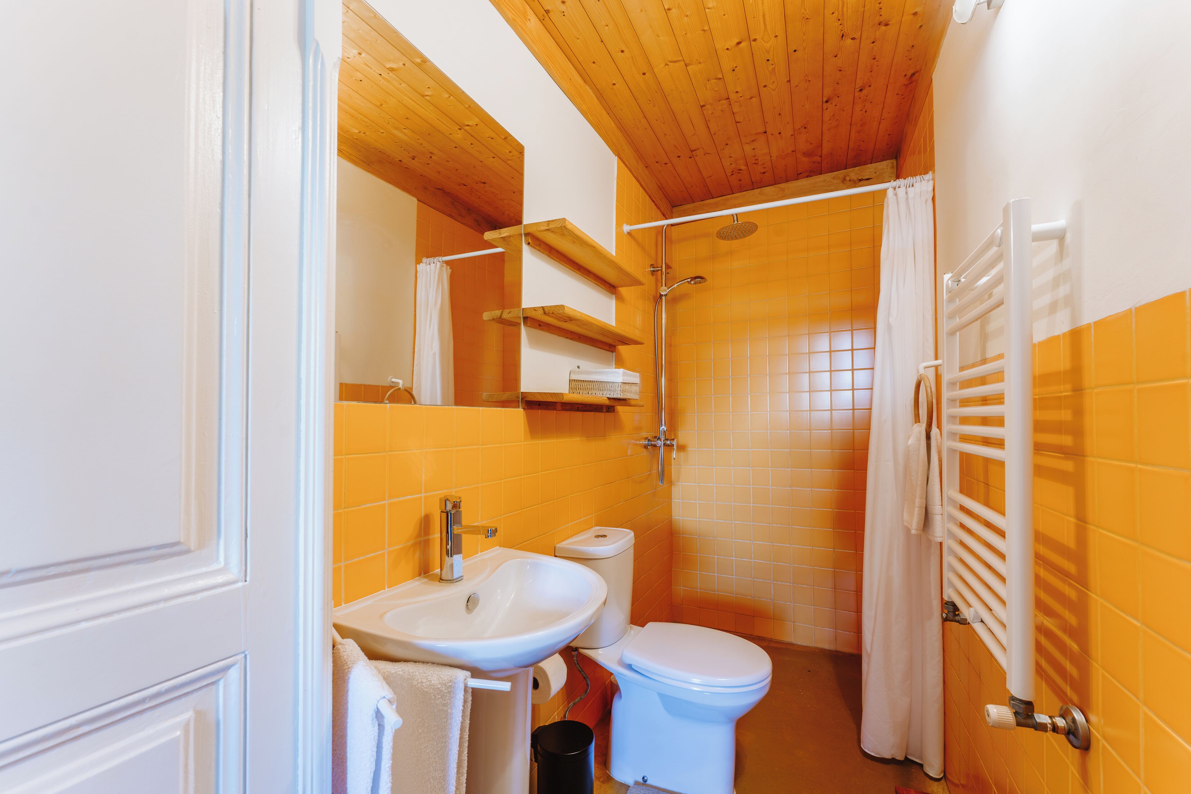 Chambre Familiale | Wi-Fi gratuit, draps fournis