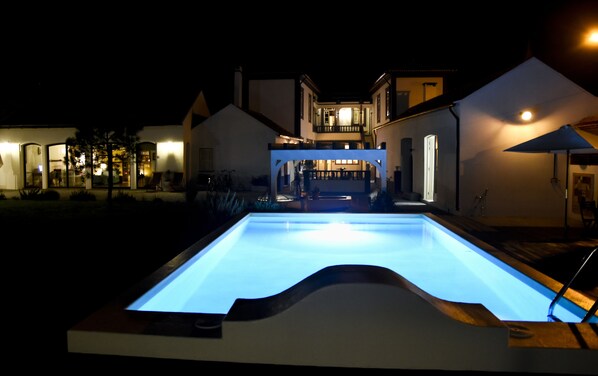 Seasonal outdoor pool, pool umbrellas, sun loungers