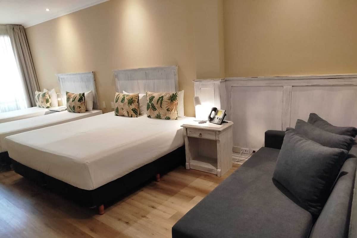 Premium bedding, in-room safe, desk, laptop workspace