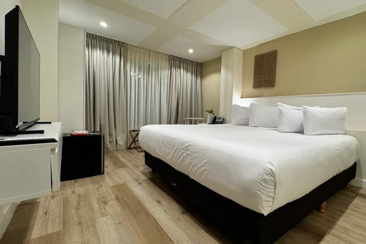 1 Schlafzimmer, hochwertige Bettwaren, Minibar, Zimmersafe