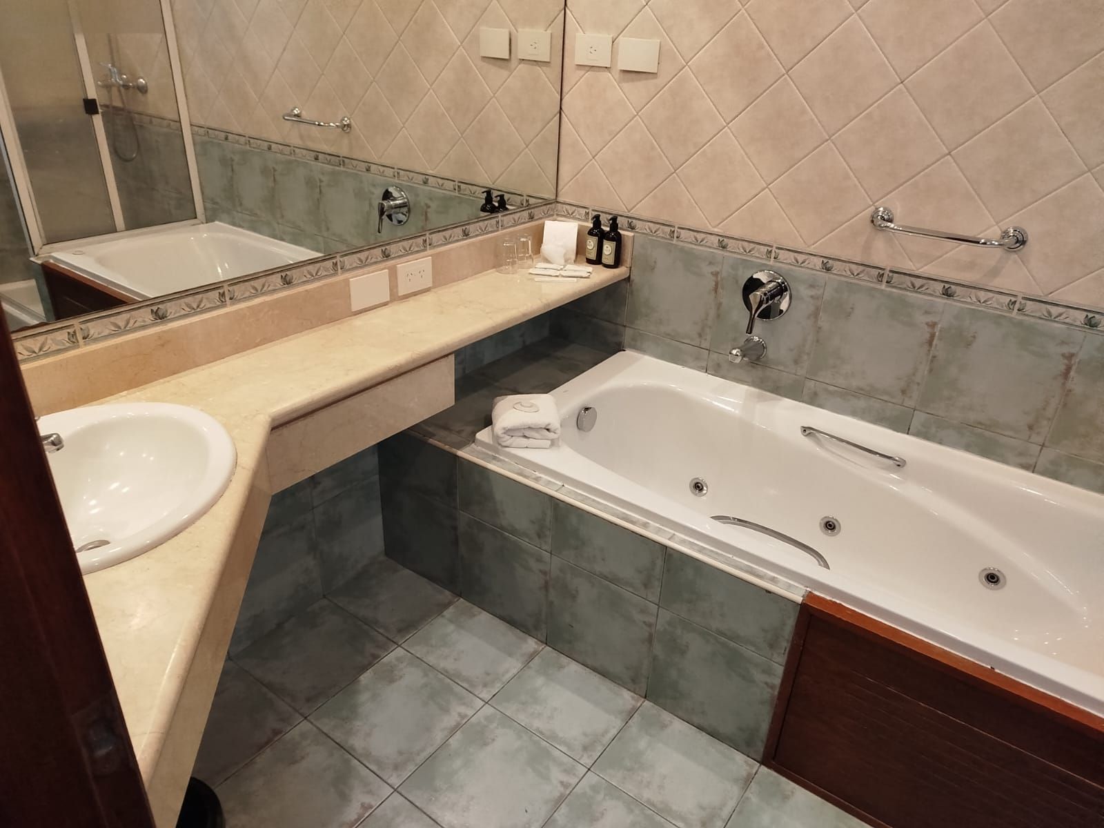 Photo - Gardi Hotel & Suites