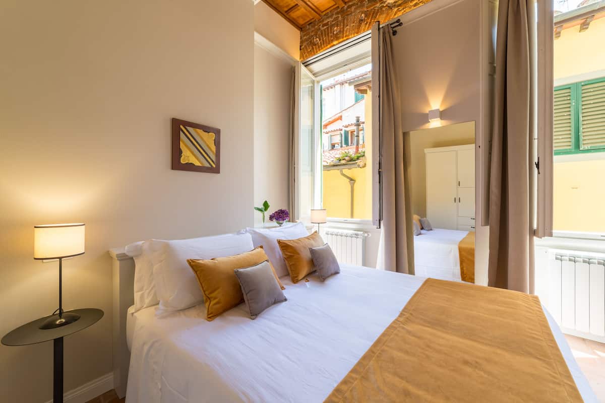 Camera Standard con letto matrimoniale o 2 letti singoli | Minibar, una scrivania, ferro/asse da stiro, Wi-Fi gratuito