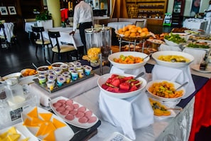 Bao gồm bữa sáng buffet hàng ngày