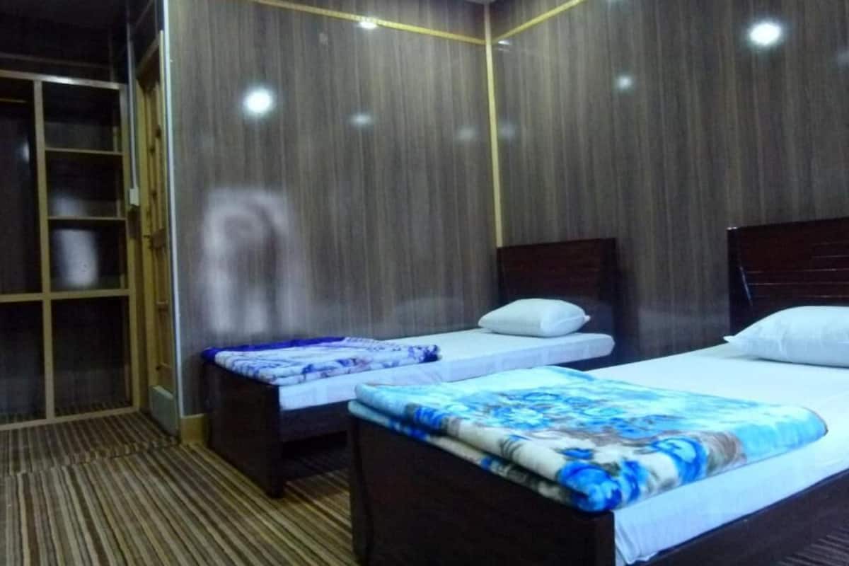 Habitación doble estándar | Wifi gratis y ropa de cama