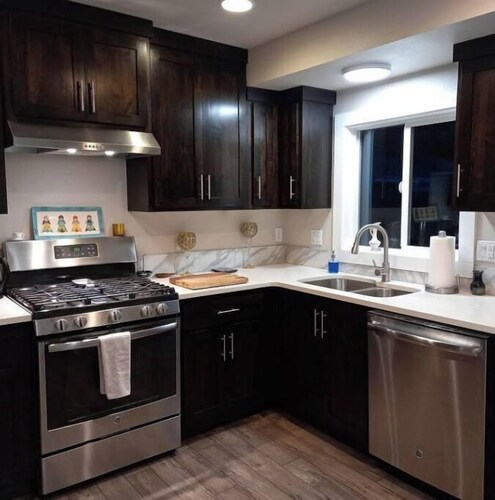 "Cozy Private Home in the Heart of Beaverton "