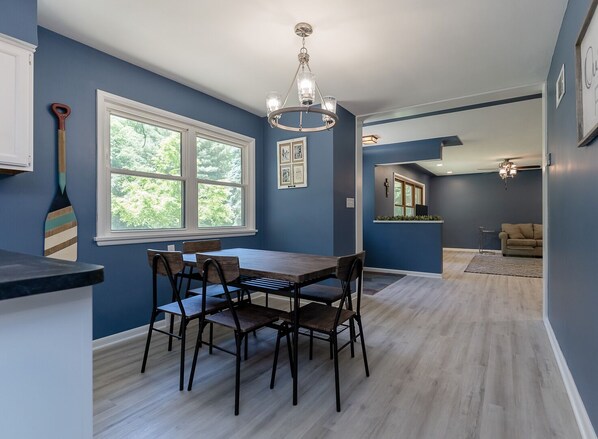 Dining - Lake Michigan Retreat โ Cozy Remodeled 3BR Getaway Near Scenic Beaches! (Muskegon)