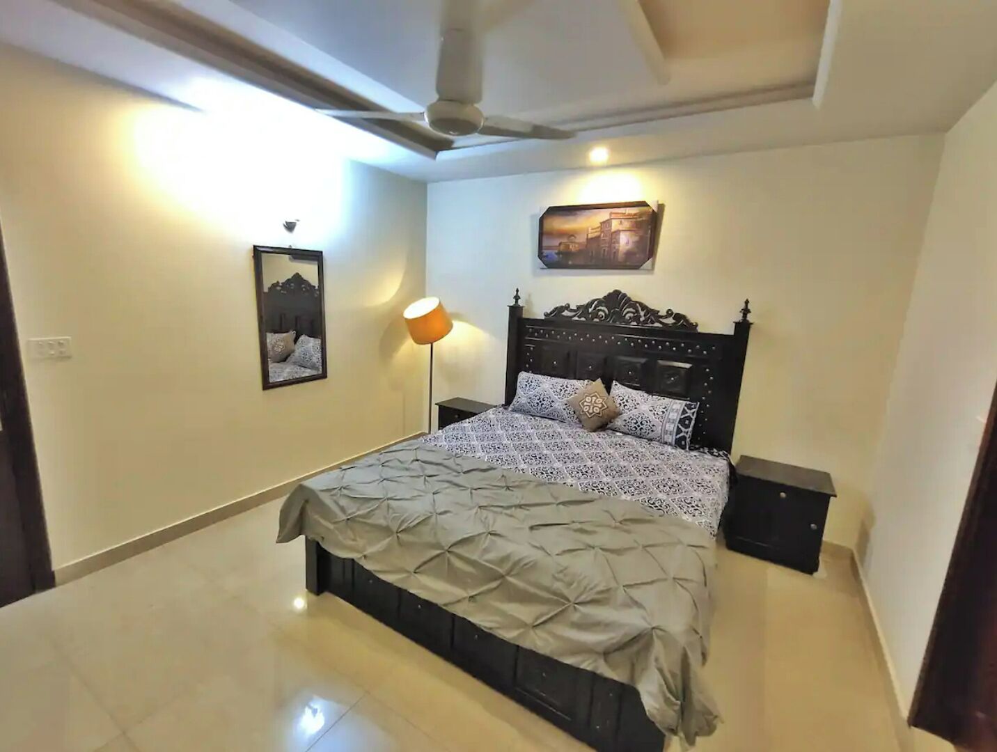 2 bedrooms, iron/ironing board, WiFi