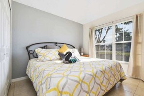 5 bedrooms, iron/ironing board, free WiFi, bed sheets