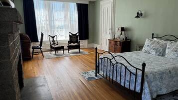Individually decorated, individually furnished, free WiFi, bed sheets