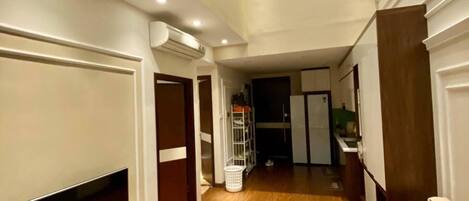 Smart TV, computer monitors