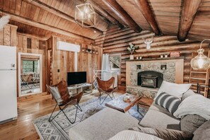 Villa (2 Bedrooms) | Living room | Fireplace, computer monitors - 76GS - Genuine Log Cabin - WI-FI - Pets Ok - Sleeps 4 (Deming)