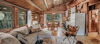 76GS - Genuine Log Cabin - WI-FI - Pets Ok - Sleeps 4