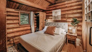 2 bedrooms, bed sheets